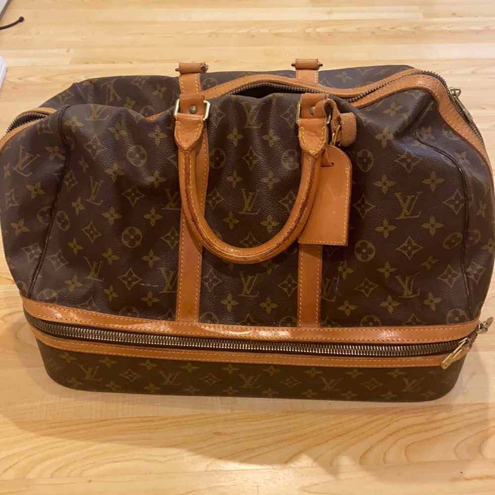Louis Vuitton Luggage/weekender bag